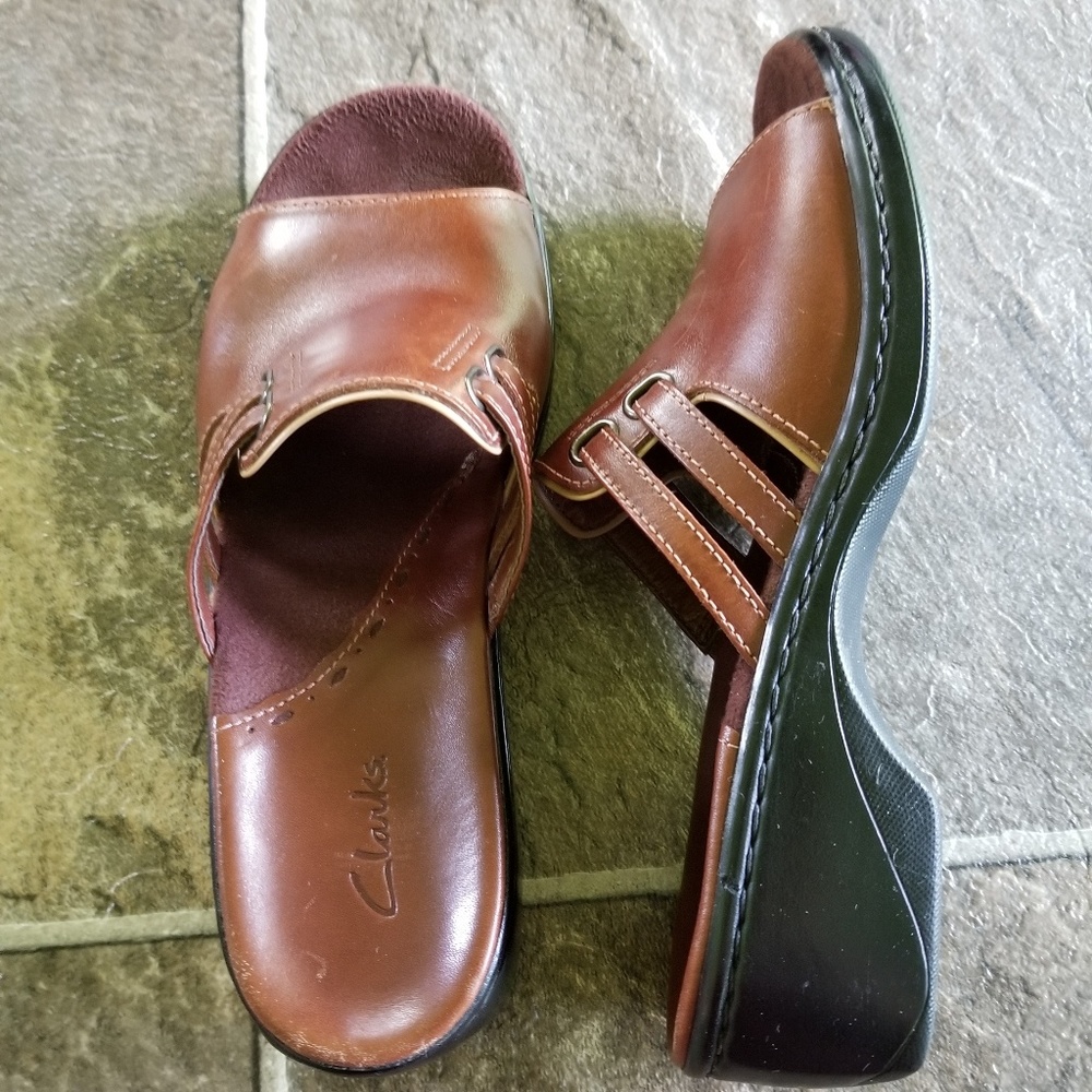 Sandals - Picture 2 of 4